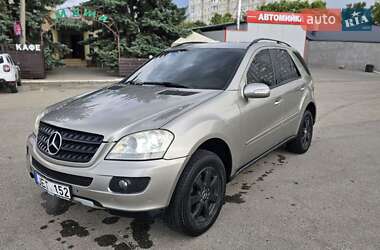 Внедорожник / Кроссовер Mercedes-Benz M-Class 2006 в 