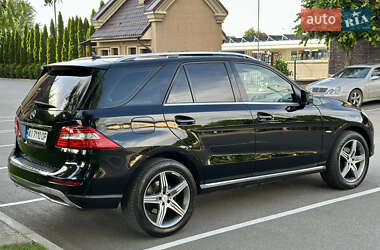 Внедорожник / Кроссовер Mercedes-Benz M-Class 2011 в 