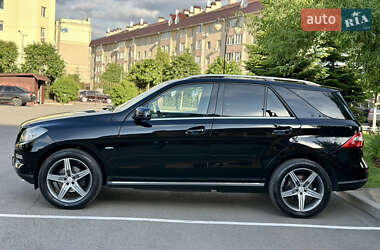 Внедорожник / Кроссовер Mercedes-Benz M-Class 2011 в 