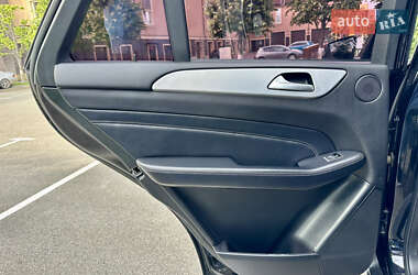 Внедорожник / Кроссовер Mercedes-Benz M-Class 2011 в 