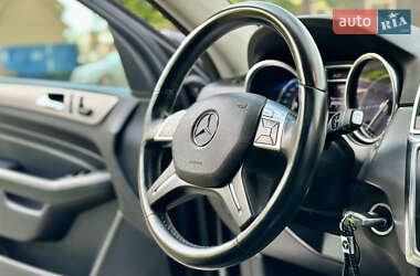 Внедорожник / Кроссовер Mercedes-Benz M-Class 2011 в 