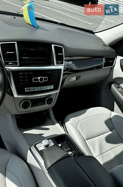 Внедорожник / Кроссовер Mercedes-Benz M-Class 2014 в 