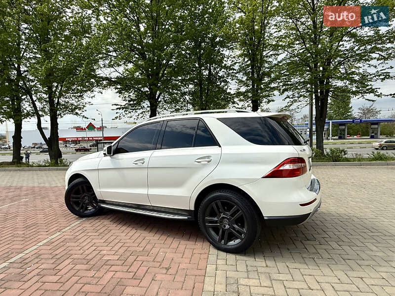 Внедорожник / Кроссовер Mercedes-Benz M-Class 2012 в Харькове