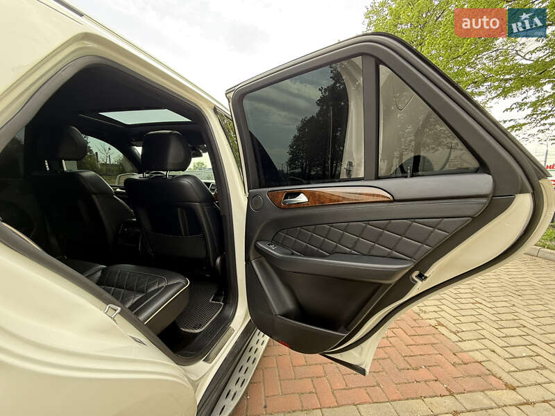 Внедорожник / Кроссовер Mercedes-Benz M-Class 2012 в Харькове
