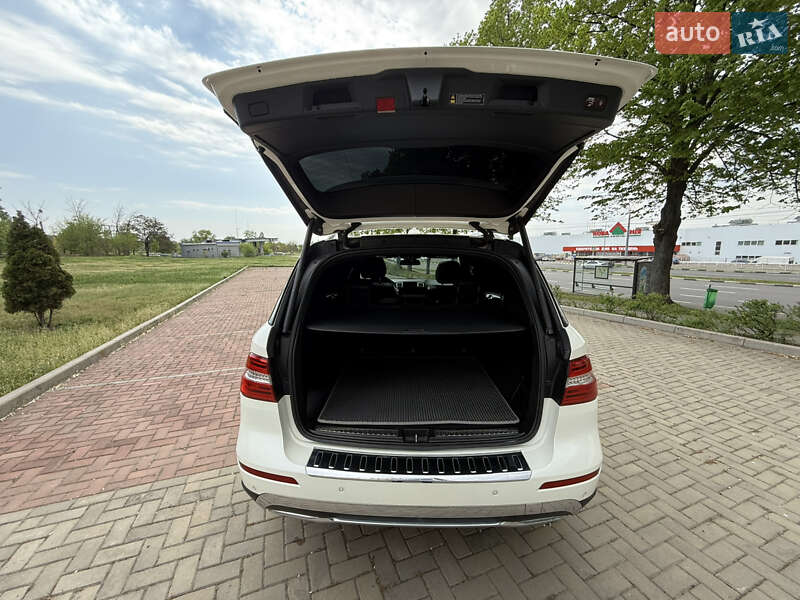Внедорожник / Кроссовер Mercedes-Benz M-Class 2012 в Харькове