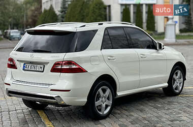 Позашляховик / Кросовер Mercedes-Benz M-Class 2013 в 