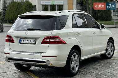 Позашляховик / Кросовер Mercedes-Benz M-Class 2013 в 