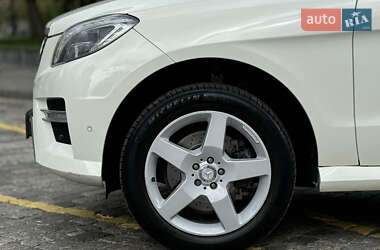 Позашляховик / Кросовер Mercedes-Benz M-Class 2013 в 