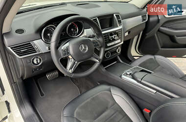 Позашляховик / Кросовер Mercedes-Benz M-Class 2013 в 