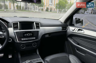 Позашляховик / Кросовер Mercedes-Benz M-Class 2013 в 