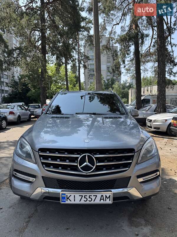 Позашляховик / Кросовер Mercedes-Benz M-Class 2013 в Києві
