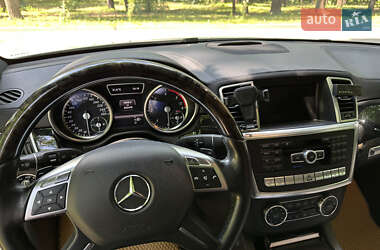 Внедорожник / Кроссовер Mercedes-Benz M-Class 2013 в 