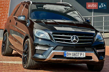 Внедорожник / Кроссовер Mercedes-Benz M-Class 2013 в 