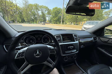 Внедорожник / Кроссовер Mercedes-Benz M-Class 2013 в 