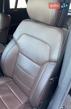 Внедорожник / Кроссовер Mercedes-Benz M-Class 2012 в 
