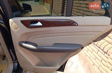 Внедорожник / Кроссовер Mercedes-Benz M-Class 2013 в 