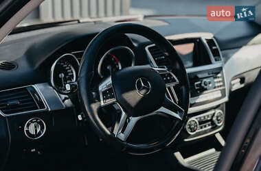 Внедорожник / Кроссовер Mercedes-Benz M-Class 2014 в 