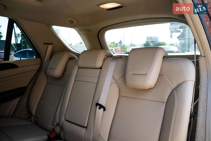Внедорожник / Кроссовер Mercedes-Benz M-Class 2015 в Черновцах