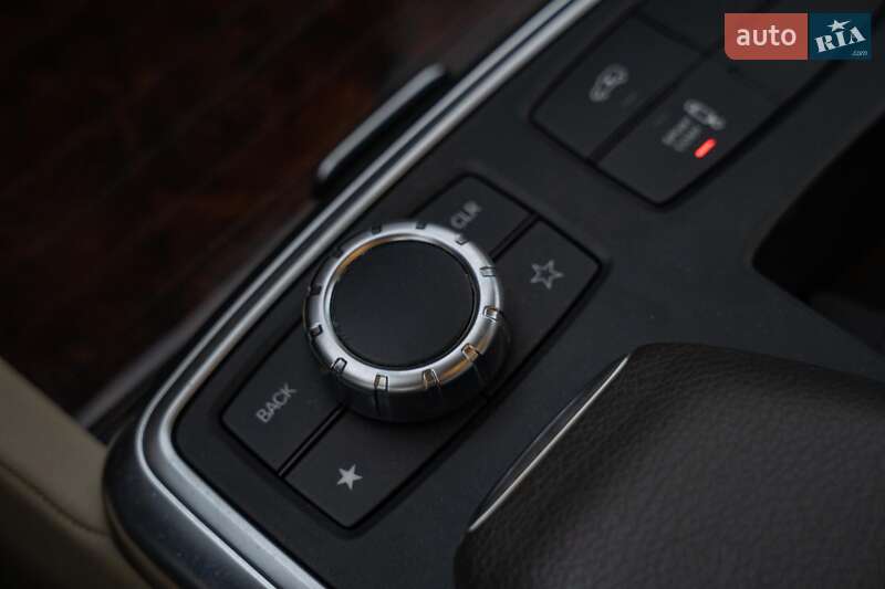 Внедорожник / Кроссовер Mercedes-Benz M-Class 2015 в Черновцах