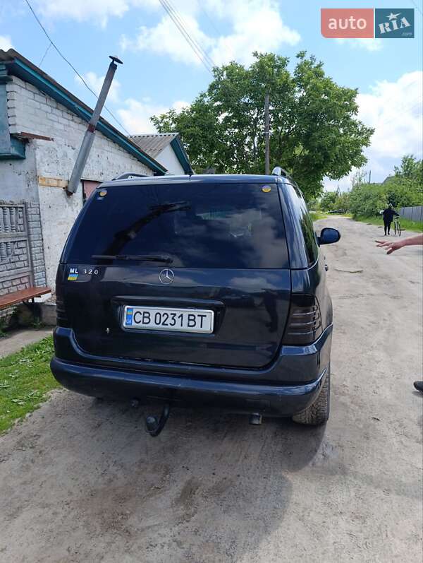 Позашляховик / Кросовер Mercedes-Benz M-Class 1998 в Чернігові