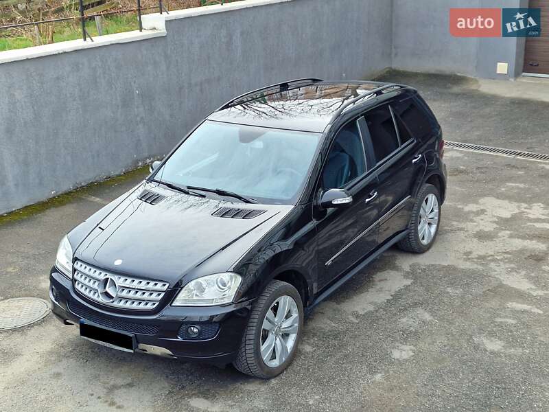 Позашляховик / Кросовер Mercedes-Benz M-Class 2008 в Чернівцях