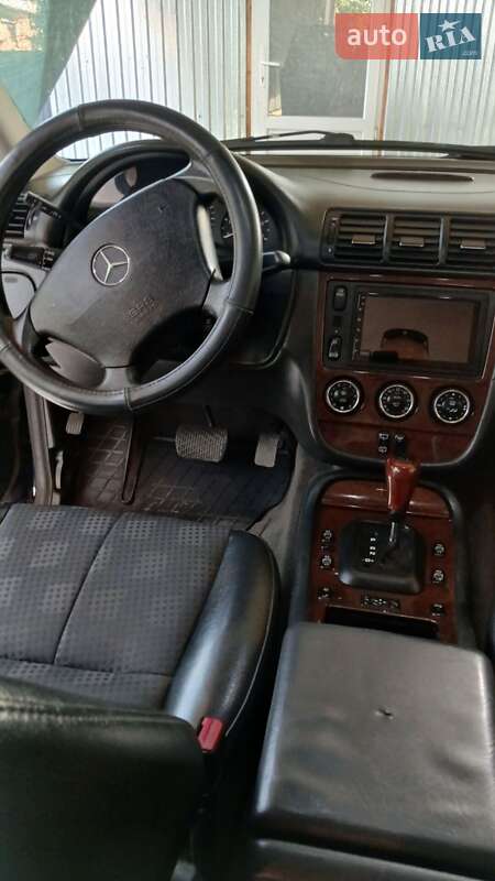 Внедорожник / Кроссовер Mercedes-Benz M-Class 2004 в Новоселице фото 6 Внедорожник / Кроссовер Mercedes-Benz M-Class 2004 в Новоселице