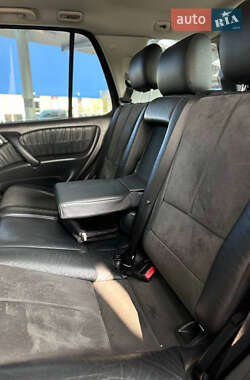 Позашляховик / Кросовер Mercedes-Benz M-Class 2004 в 