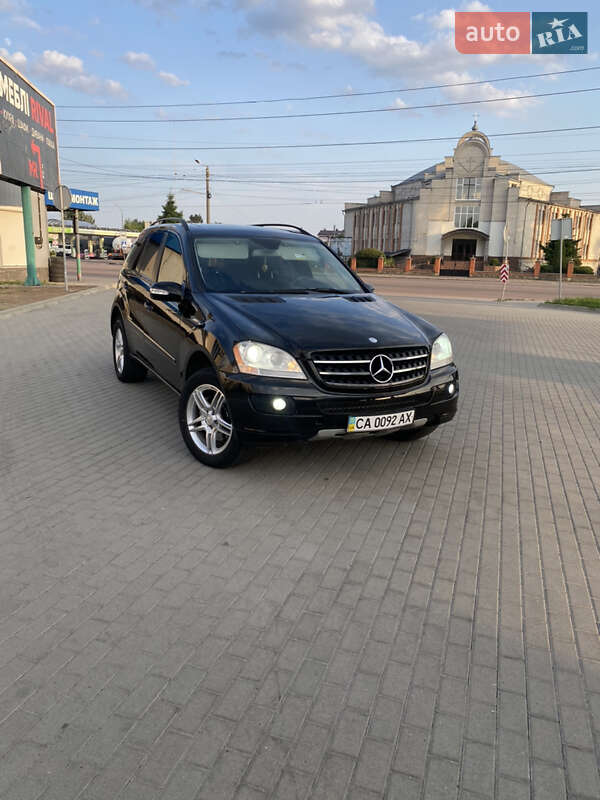 Внедорожник / Кроссовер Mercedes-Benz M-Class 2006 в 