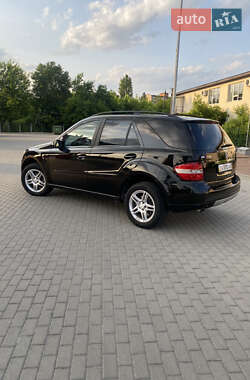 Внедорожник / Кроссовер Mercedes-Benz M-Class 2006 в 