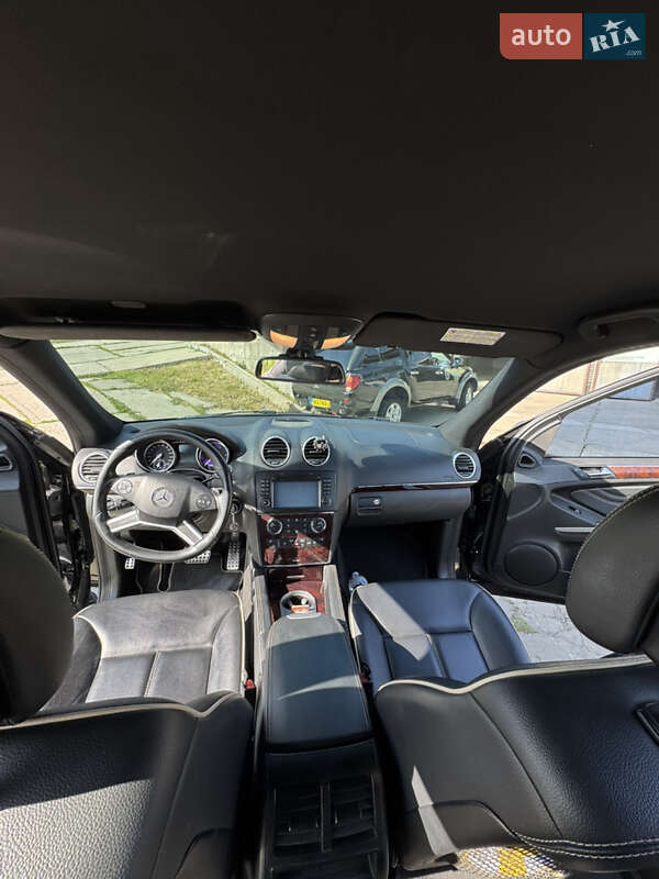 Позашляховик / Кросовер Mercedes-Benz M-Class 2010 в Харкові