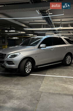 Внедорожник / Кроссовер Mercedes-Benz M-Class 2012 в 