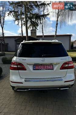 Внедорожник / Кроссовер Mercedes-Benz M-Class 2011 в 