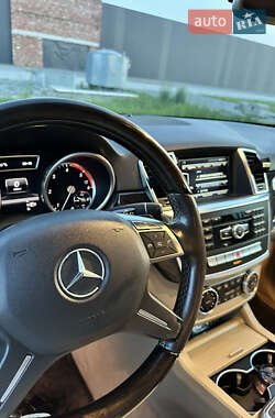 Внедорожник / Кроссовер Mercedes-Benz M-Class 2012 в 