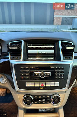 Внедорожник / Кроссовер Mercedes-Benz M-Class 2012 в 