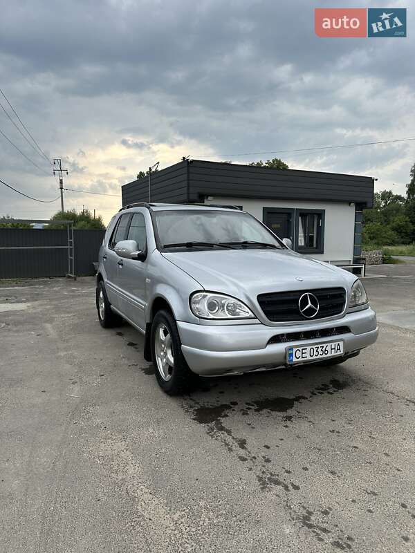 Внедорожник / Кроссовер Mercedes-Benz M-Class 2000 в 