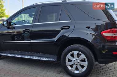 Внедорожник / Кроссовер Mercedes-Benz M-Class 2010 в 