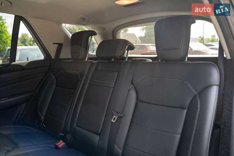 Внедорожник / Кроссовер Mercedes-Benz M-Class 2012 в Черновцах