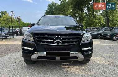 Позашляховик / Кросовер Mercedes-Benz M-Class 2014 в Заліщиках