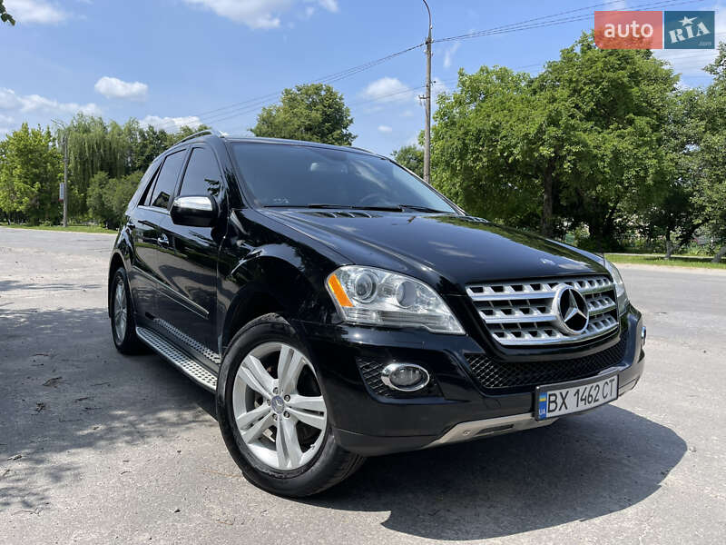 Внедорожник / Кроссовер Mercedes-Benz M-Class 2010 в 