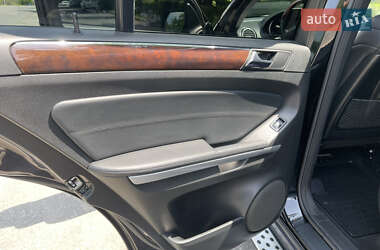 Внедорожник / Кроссовер Mercedes-Benz M-Class 2010 в 