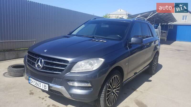 Внедорожник / Кроссовер Mercedes-Benz M-Class 2012 в Одессе