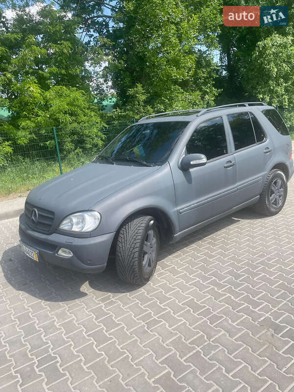 Внедорожник / Кроссовер Mercedes-Benz M-Class 2005 в 