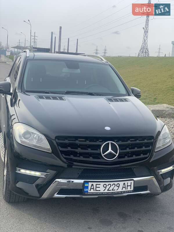 Внедорожник / Кроссовер Mercedes-Benz M-Class 2011 в Днепре
