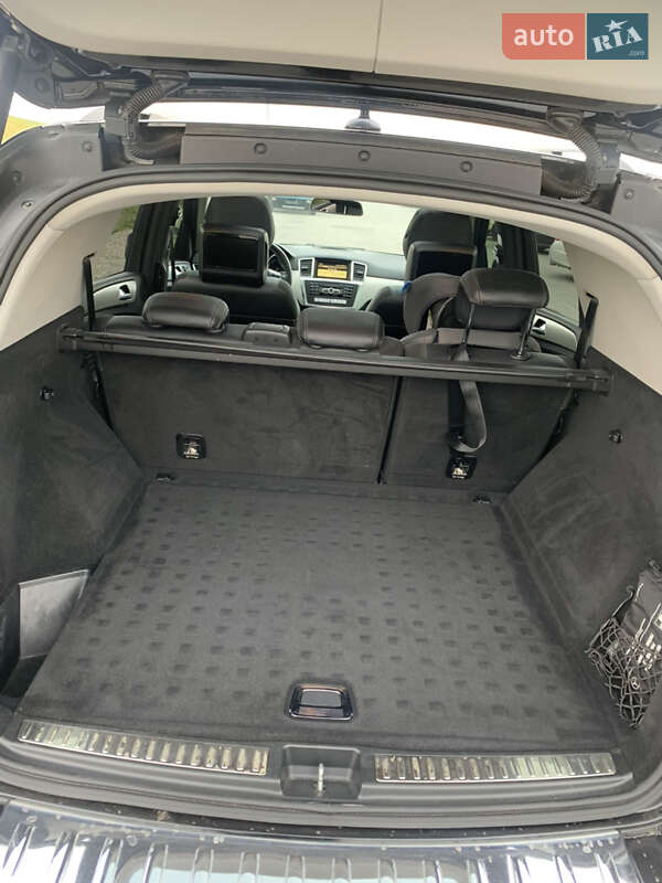 Внедорожник / Кроссовер Mercedes-Benz M-Class 2011 в Днепре