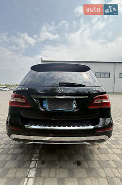 Позашляховик / Кросовер Mercedes-Benz M-Class 2015 в 
