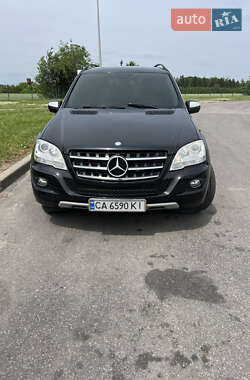 Внедорожник / Кроссовер Mercedes-Benz M-Class 2009 в 