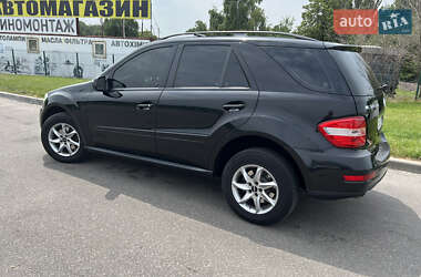 Внедорожник / Кроссовер Mercedes-Benz M-Class 2009 в 