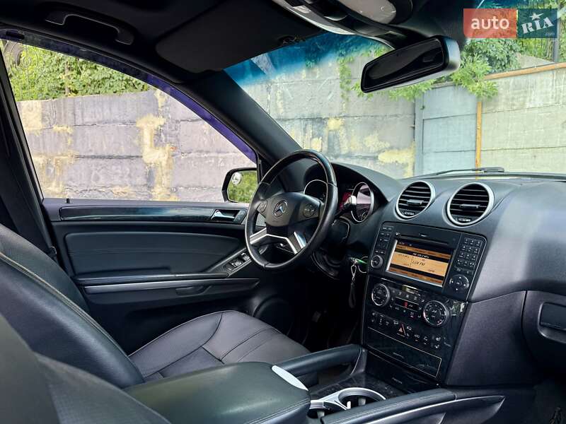 Внедорожник / Кроссовер Mercedes-Benz M-Class 2010 в Харькове