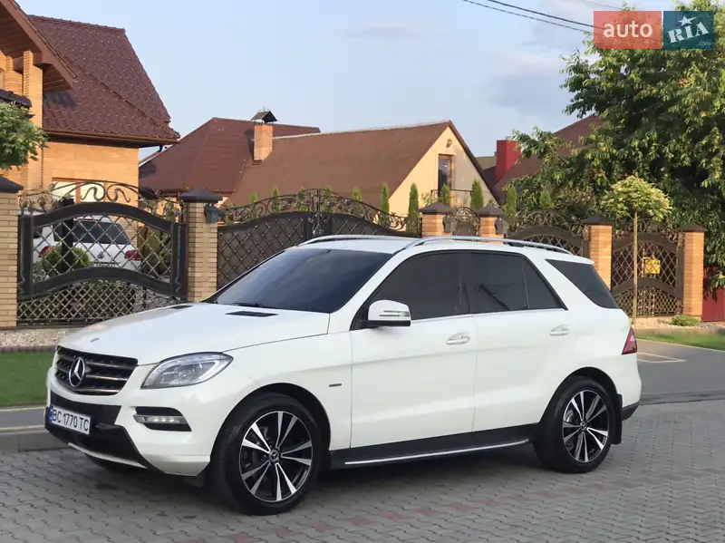 Внедорожник / Кроссовер Mercedes-Benz M-Class 2012 в 
