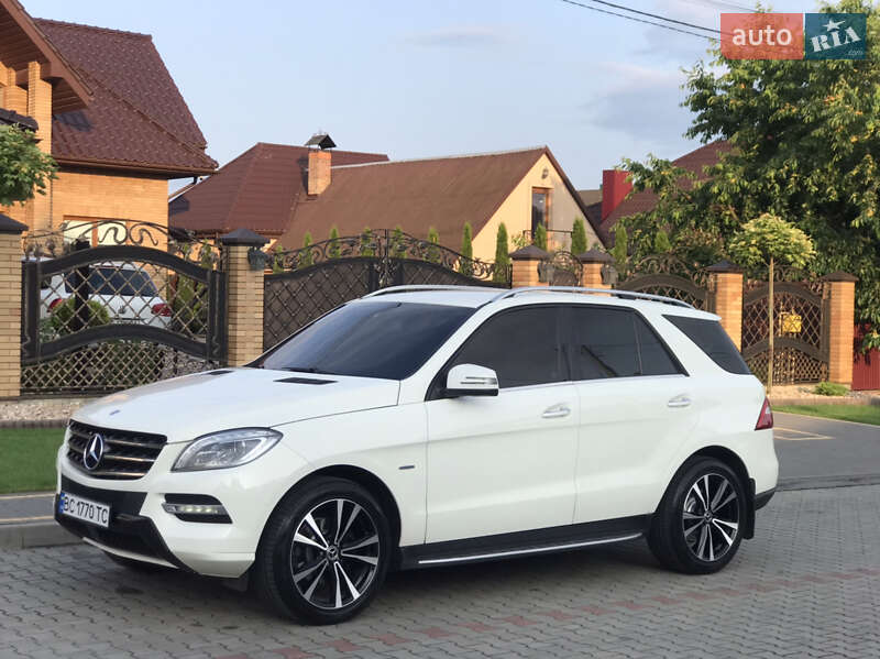 Позашляховик / Кросовер Mercedes-Benz M-Class 2012 в Луцьку